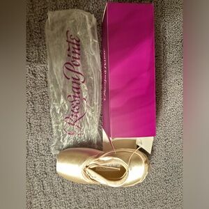 Russian Pointe Shoes- Size seen in image